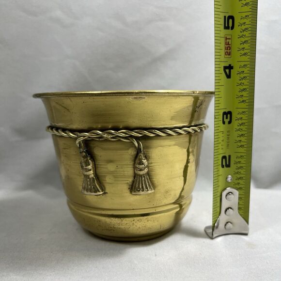 Vintage Brass Pot With Tassel Rope Detail - Picture 7 of 8